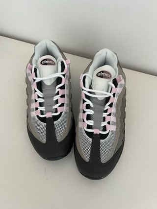 Tênis Nike Air Max 95 Cinza e Rosa