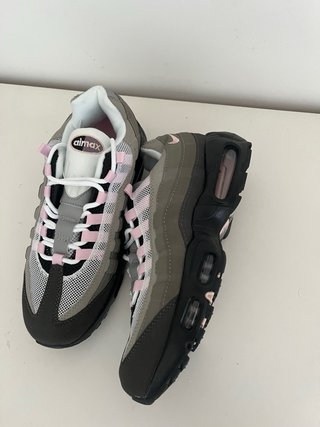 Tênis Nike Air Max 95 Cinza e Rosa