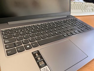 Portátil Lenovo IdeaPad Slim 3 15IAH8 Gris
