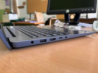 Portátil Lenovo IdeaPad Slim 3 15IAH8 Gris
