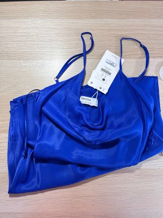 Vestido mini satinado azul eléctrico sin estrenar