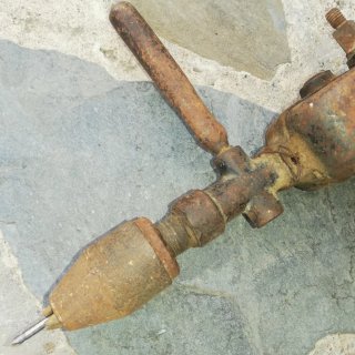 Antiguo taladro manual