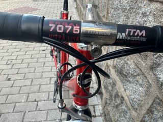 Bicicleta de carretera Giant TCR Roja