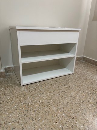 Zapatero blanco con asiento