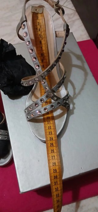 Eleganti sandali tacco spillo con strass