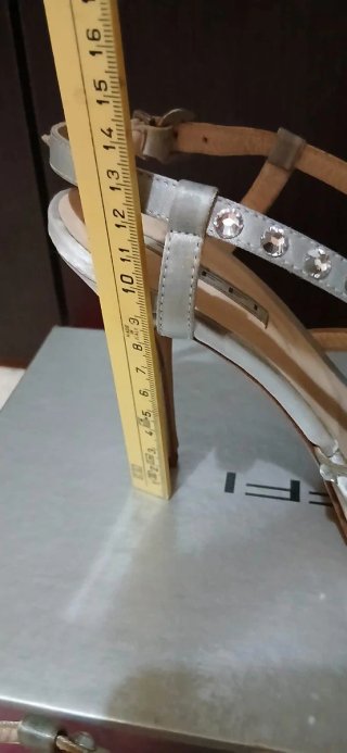 Eleganti sandali tacco spillo con strass