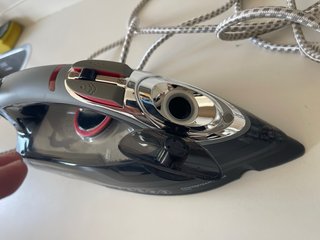Plancha de Vapor Russell Hobbs Negra
