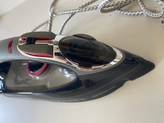 Plancha de Vapor Russell Hobbs Negra