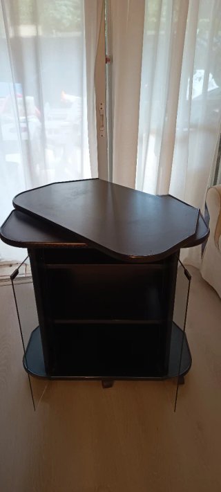 Mesa baja de televisión