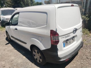 Ford Transit Courier 120.000 kilometros