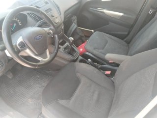 Ford Transit Courier 120.000 kilometros