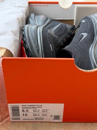 Nike Vomero Plus Bright Crimson / Talla 42