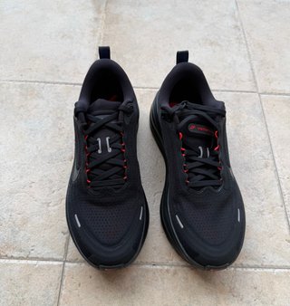 Nike Vomero Plus Bright Crimson / Talla 42