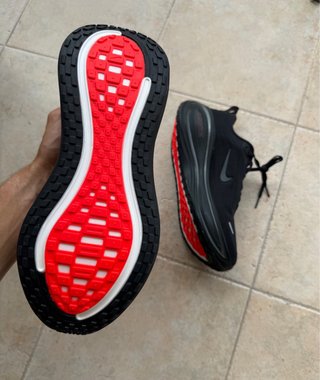 Nike Vomero Plus Bright Crimson / Talla 42