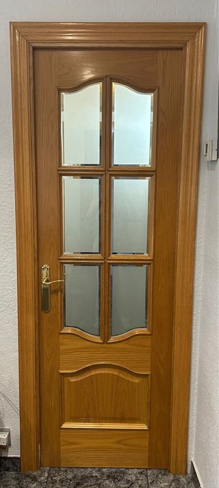 Puertas de madera maciza con cristal
