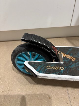Patinete Oxelo azul con casco