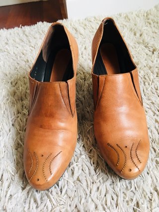Zapatos cuña piel camel talla 40