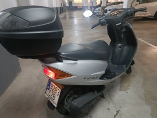 Moto Scooter Plata Honda Lead 2004. 6402 km.