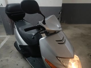 Moto Scooter Plata Honda Lead 2004. 6402 km.