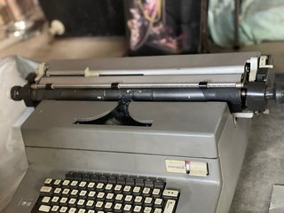 Máquina de escribir Olivetti Editor 4