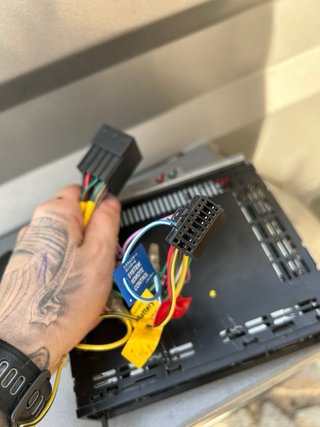 Pioneer DEH‑P5800MP con frontal extraíble + cables