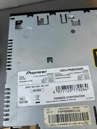 Pioneer DEH‑P5800MP con frontal extraíble + cables