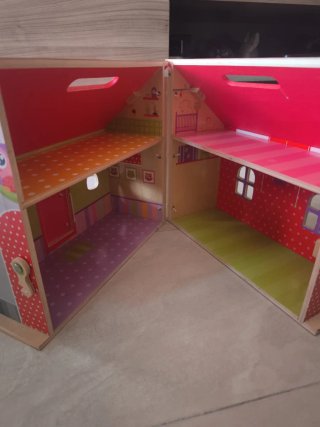 Casa de muñecas de madera transportable+accesorios