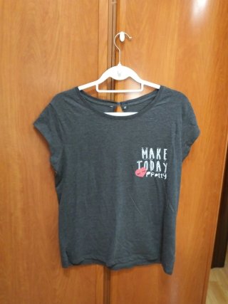 Camiseta manga corta gris Kiabi, talla L