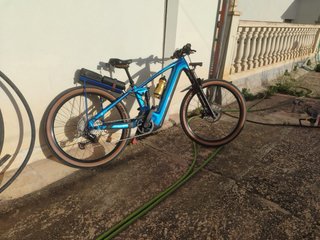 Bicicleta Eléctrica Azul, cube 2024