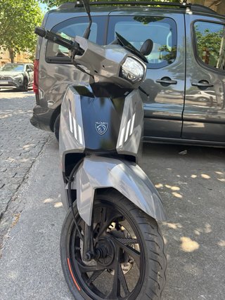 Peugeot Tweet 125 GT 2024 Gris
