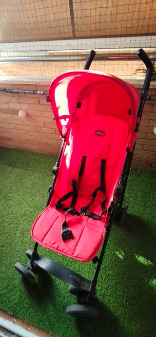 Cochecito de bebé Chicco rojo