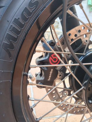 Royal enfield 650  Pinza freno 4 pistones y acople