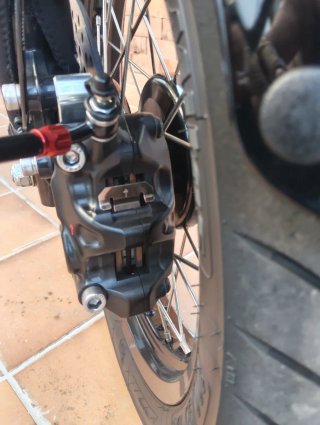 Royal enfield 650  Pinza freno 4 pistones y acople