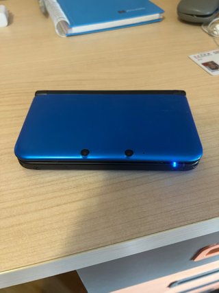 Nintendo 3DS negra y azul
