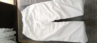 Pantalón ancho blanco con raya lateral