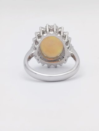 Anillo Oro Blanco 18K Ópalo y Brillantes