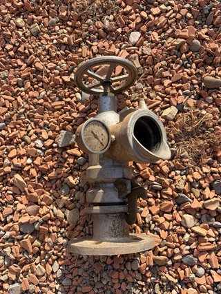 Bomba de riego. (cebadores y grifos)