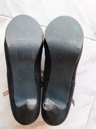 Zapatos de tacón negros