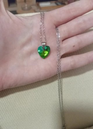 Collar artesanal con colgante de cristal