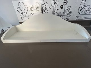 Balda estante de madera blanca