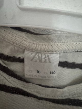 Camiseta Zara Rayas beige y blancoTalla 10