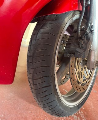 Honda CBR 1100XX Super Blackbird Roja