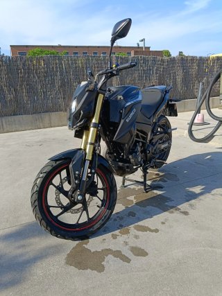 Moto Naked SUMCO 125cc Negra