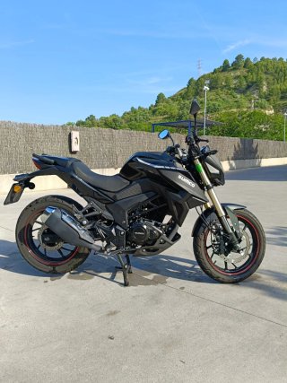 Moto Naked SUMCO 125cc Negra