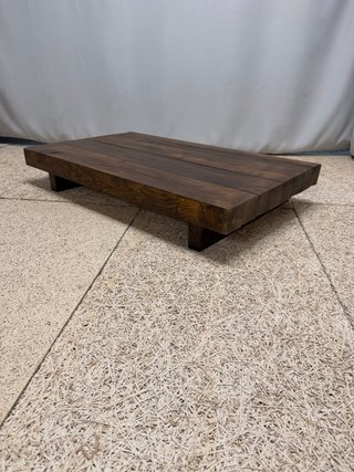 Mesa centro con listones de madera maciza rústica