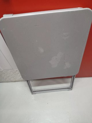 Mesa plegable gris y blanca  metalizada