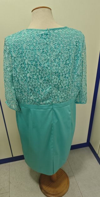 Vestido turquesa con encaje