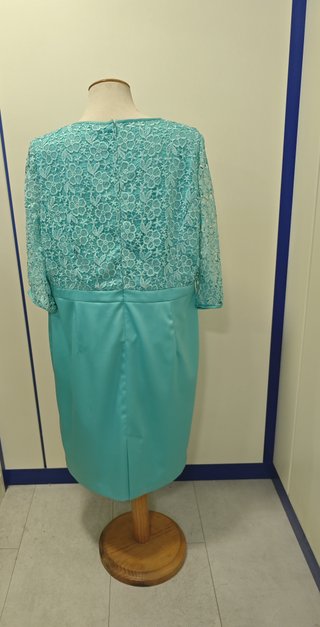 Vestido turquesa con encaje