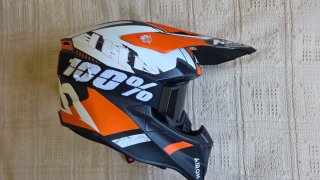 Casco Airoh naranja y blanco