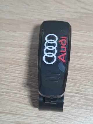 Clip para gafas Audi negro